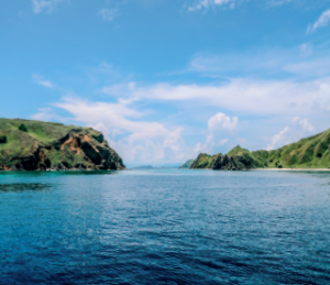 channel between gili lawa darat and gili lawa laut cauldron shotgun north of komodo